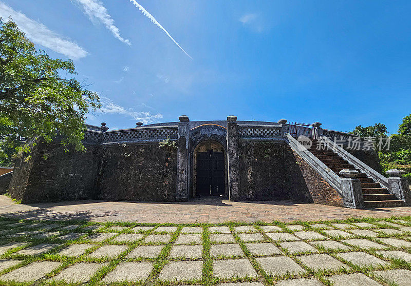Ho Quyen(老虎竞技场)，在顺化省的阮氏国王统治下，顺化独特的大象和老虎战斗竞技场